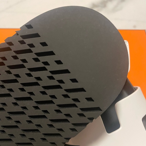 SOLD $1️⃣5️⃣0️⃣0️⃣ Hermes Chypre White Sandals - Picture 6 of 6